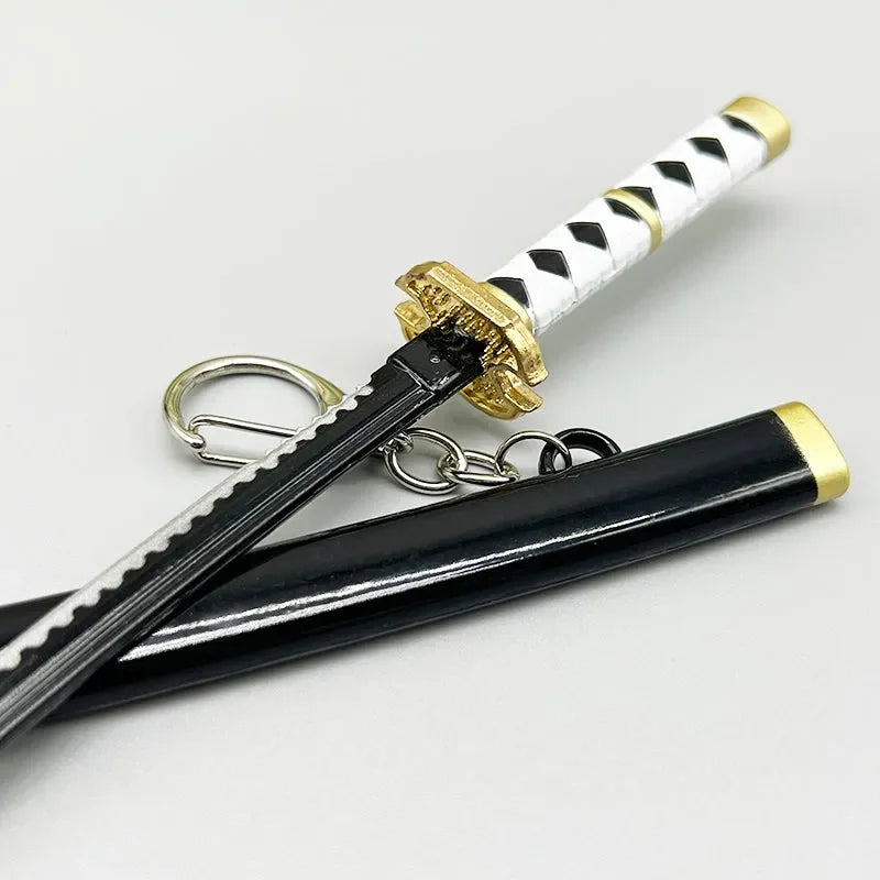 1:6 anime-style zinc alloy katana keychain with white and gold handle from BlacksmithSONG