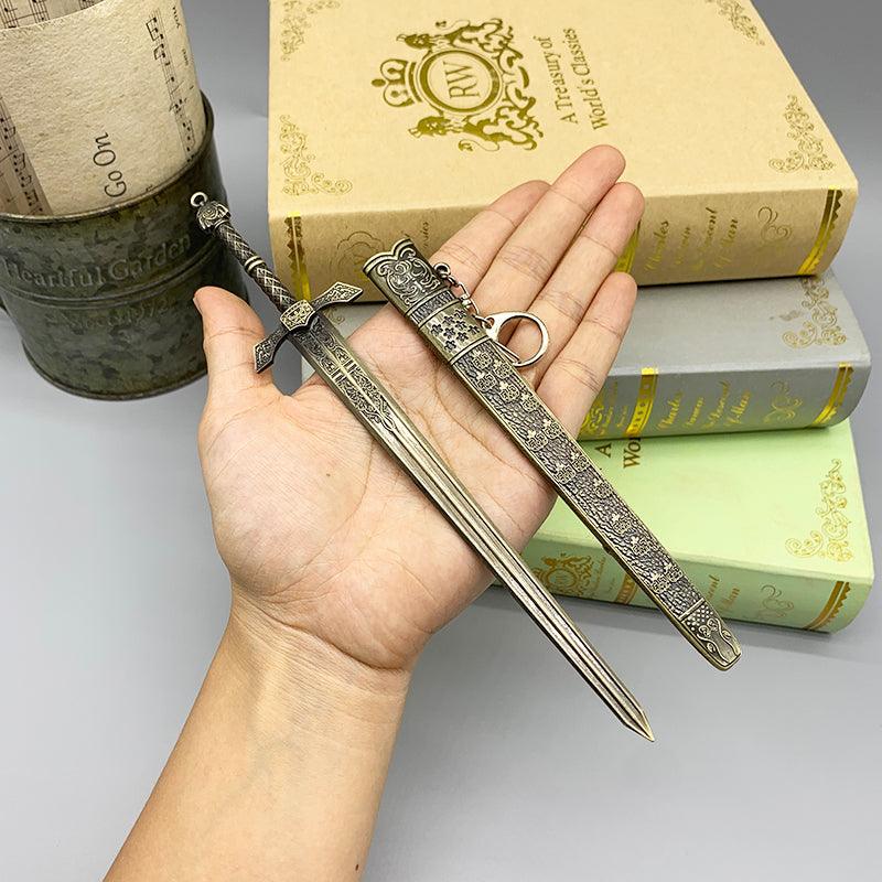 Elden Ring Banished Knight's Greatsword Replica - Exiled Warrior's Zinc Alloy Blade | Multi-Layer Anti-Tarnish Coating - BlacksmithSONG