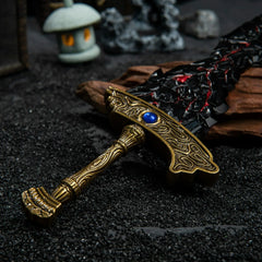 Zoom in on the Rune of Death. ?? This Maliketh's Black Blade replica features incredible texture work—the blade looks like cracked obsidian infused with red energy. The golden hilt is adorned with intricate engravings. A masterpiece of metal art for Elden Ring collectors.