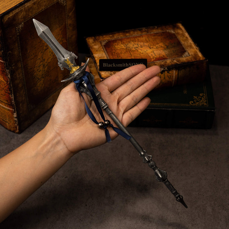 Chu-Bai Spear replica (35cm die-cast zinc alloy polearm) — held in hand for scale.