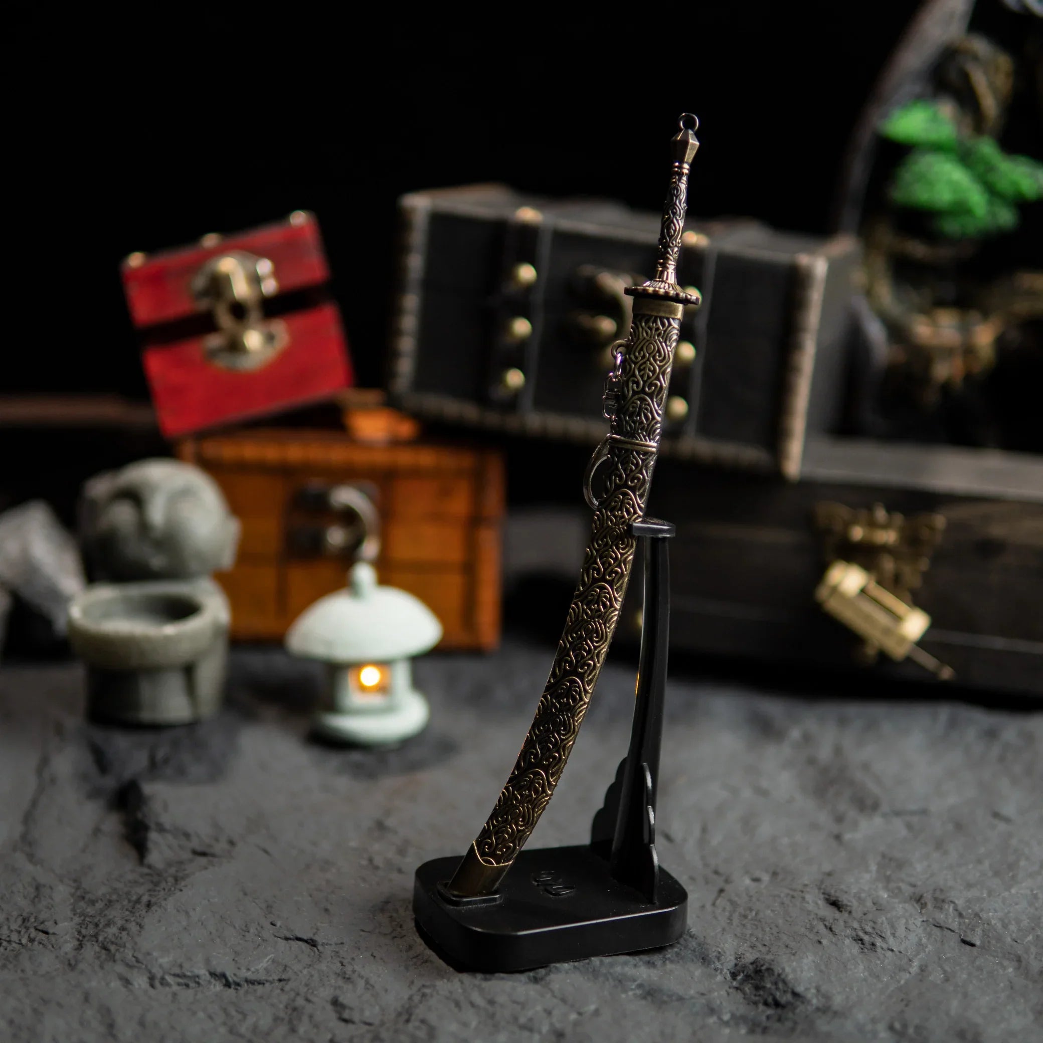 Vertical display of the Meteoric Ore Blade replica on an upright stand.