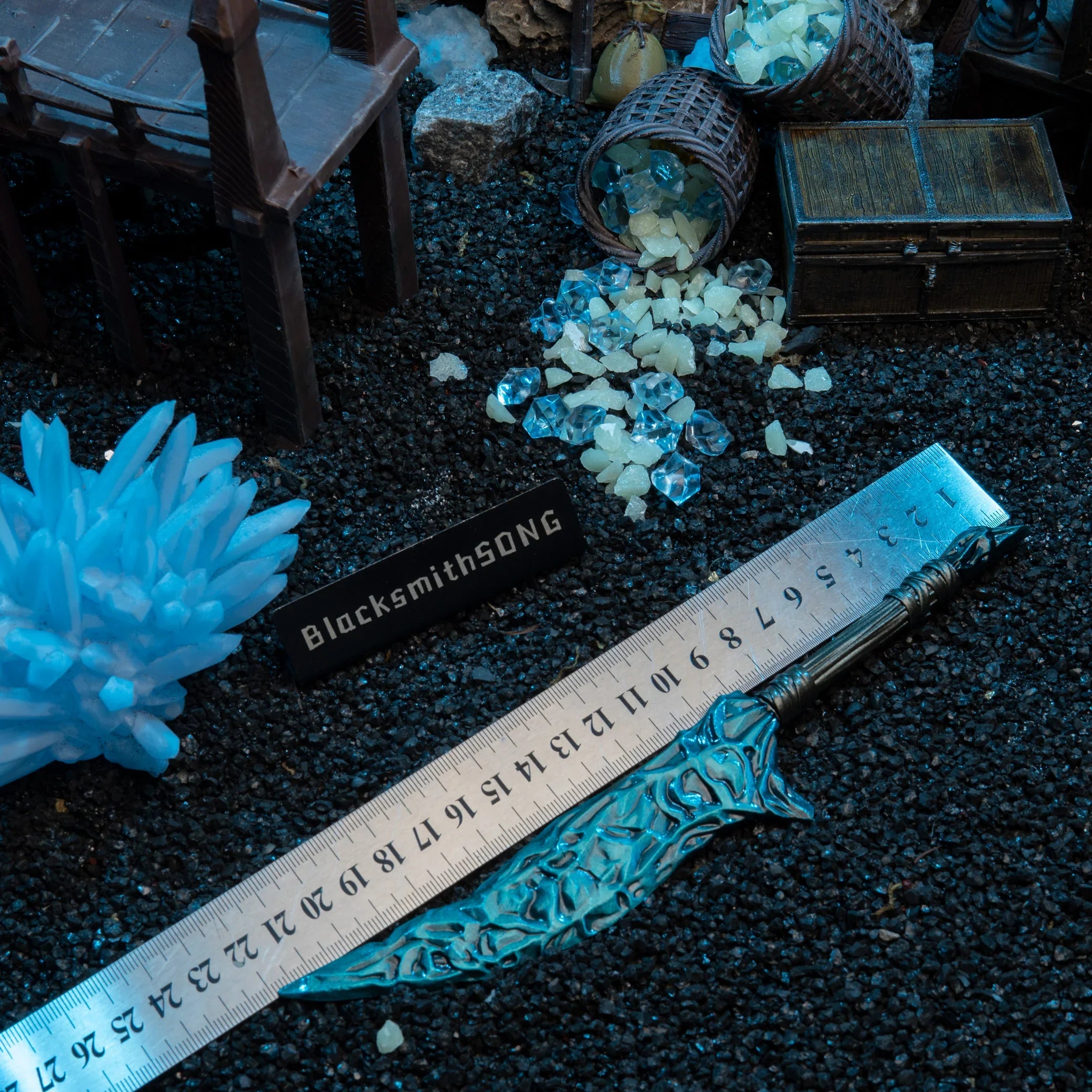 Crystal Knife replica — size chart, 22cm / 8.7 inches.