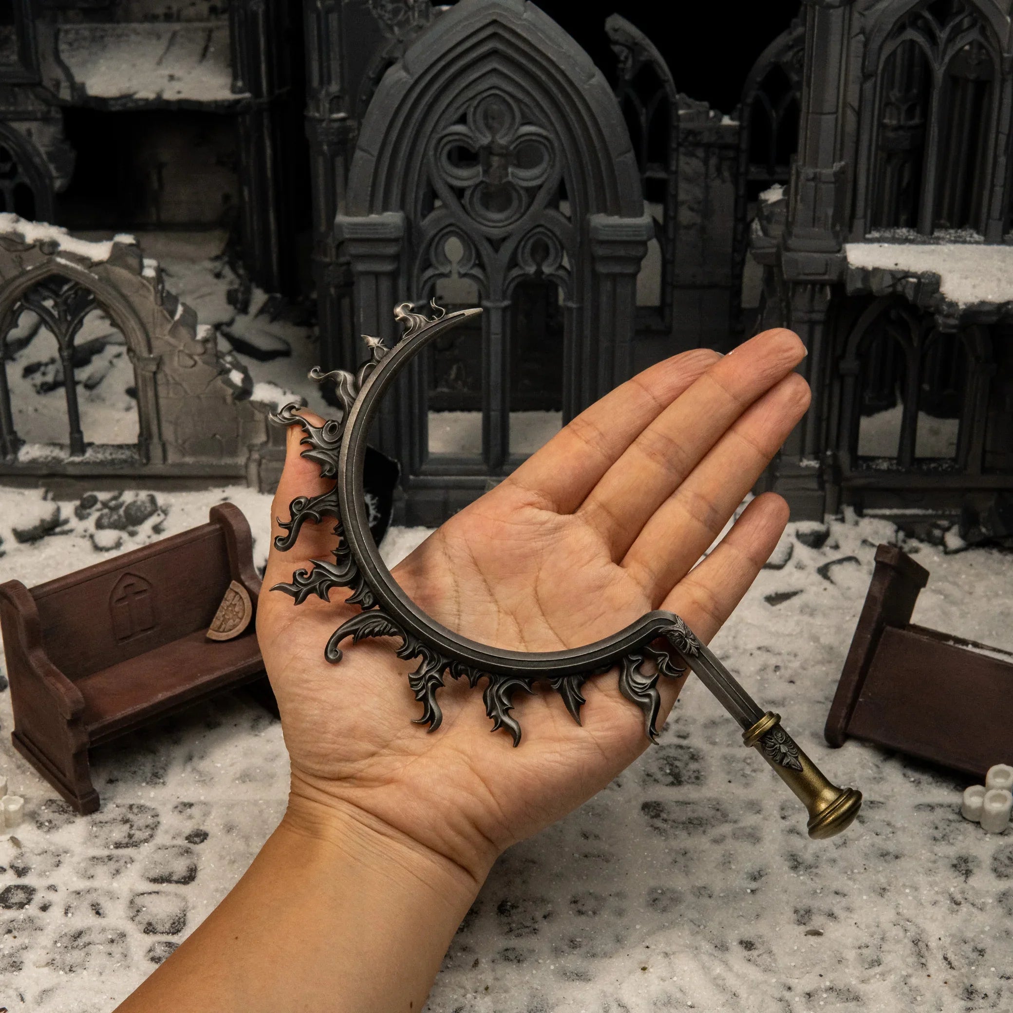Eclipse Shotel replica (19cm die-cast zinc alloy shotel) — held in hand for scale.