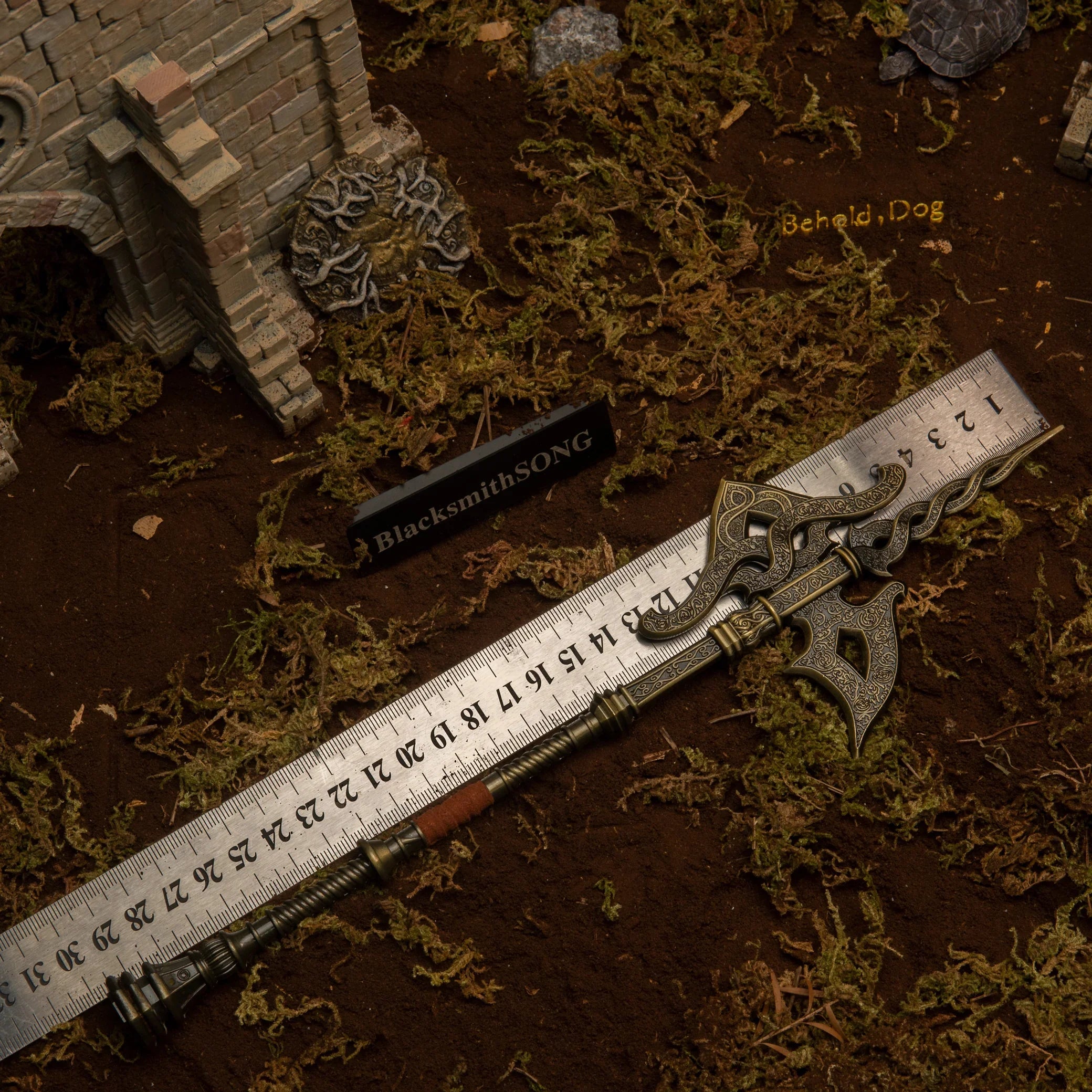 Golden Halberd replica — size chart, 30cm / 11.8 inches.
