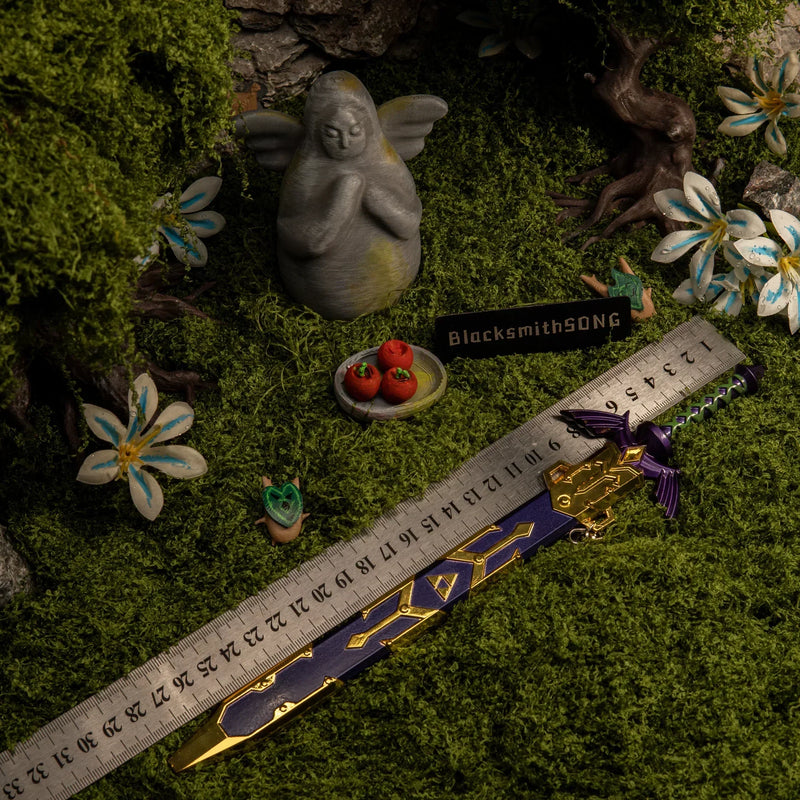 Master Sword replica — size chart, 28cm / 11 inches.