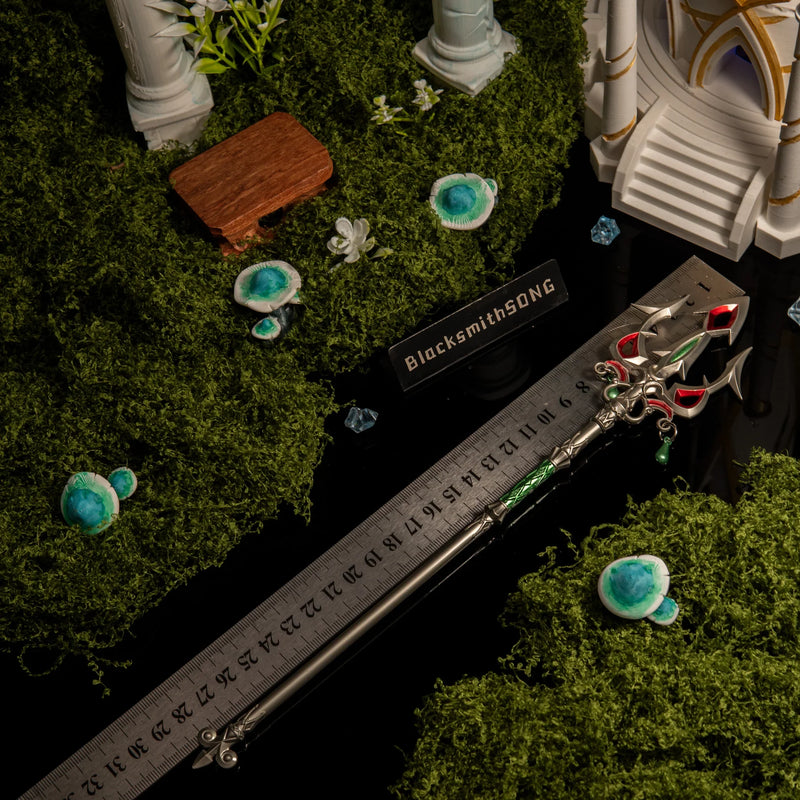 Lightscale Trident replica — size chart, 29cm / 11.4 inches.