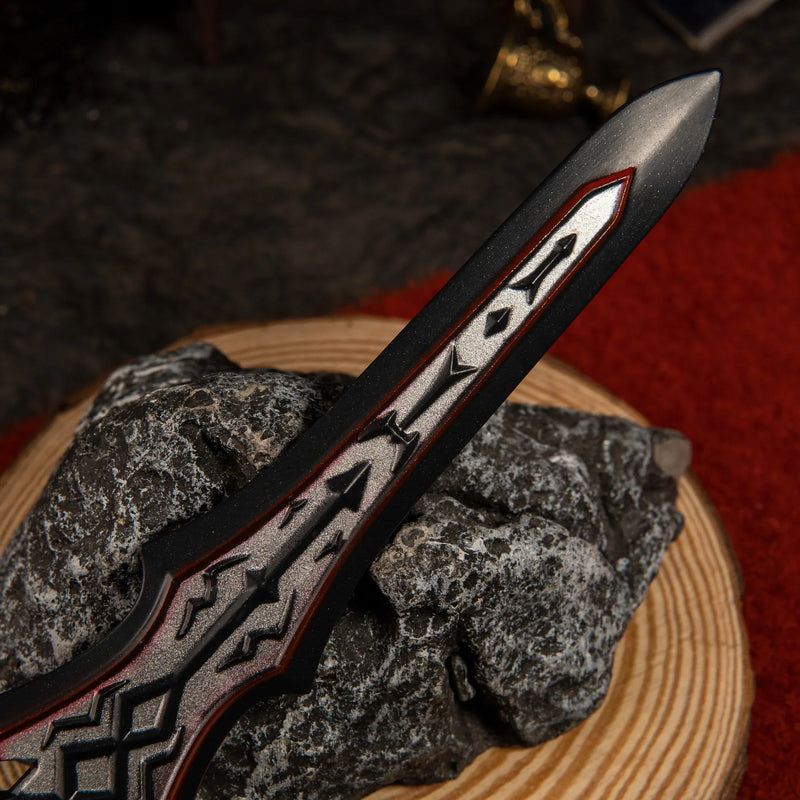 Royal Guard's Claymore replica — grip wrap and ring pommel close-up.