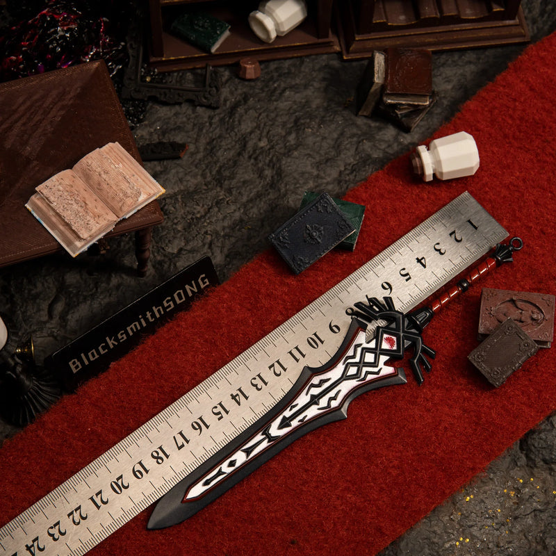 Royal Guard's Claymore replica — size chart, 20.5cm / 8.1 inches.