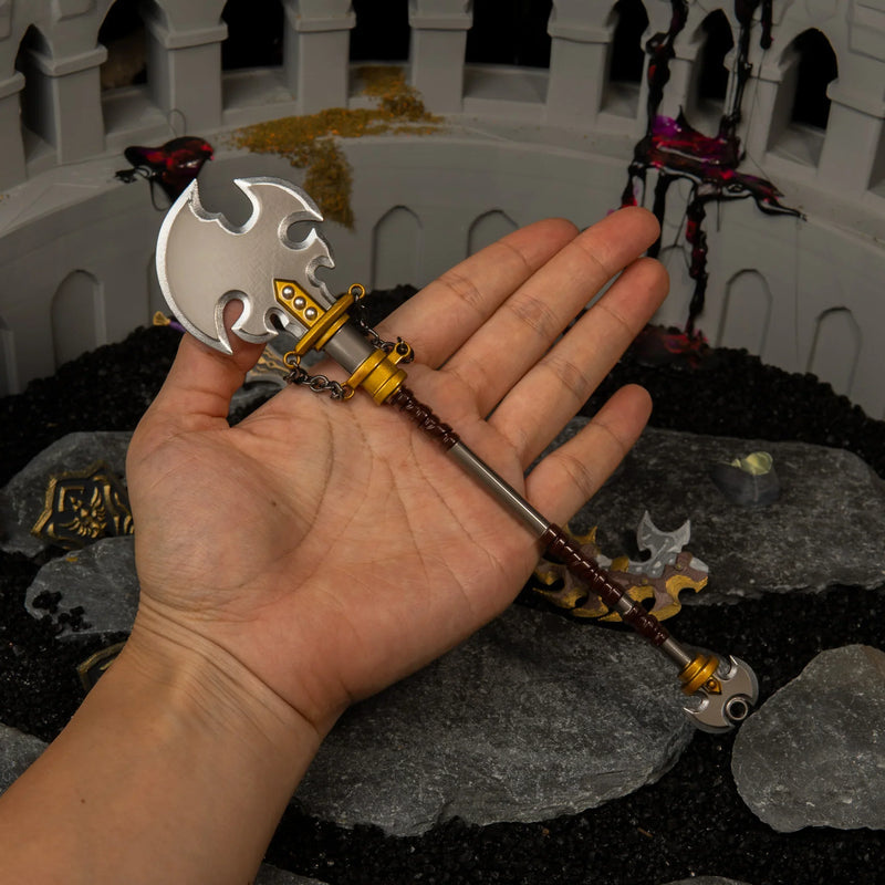 Savage Lynel Spear replica (21cm die-cast zinc alloy spear) — held in hand for scale.
